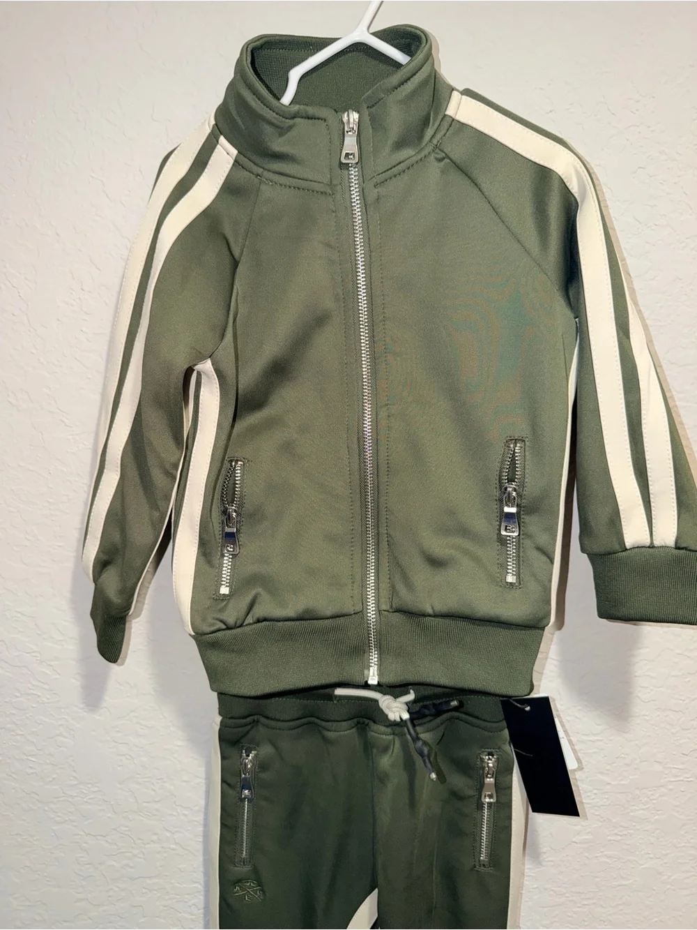 Jordan Craig Boys 2-Piece Track Suit Olive Green Cream Size 3T NWT